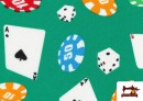 Venta online de Tela Estampada Símil Tapete de Cartas con Dados Cartas y Fichas de Poker