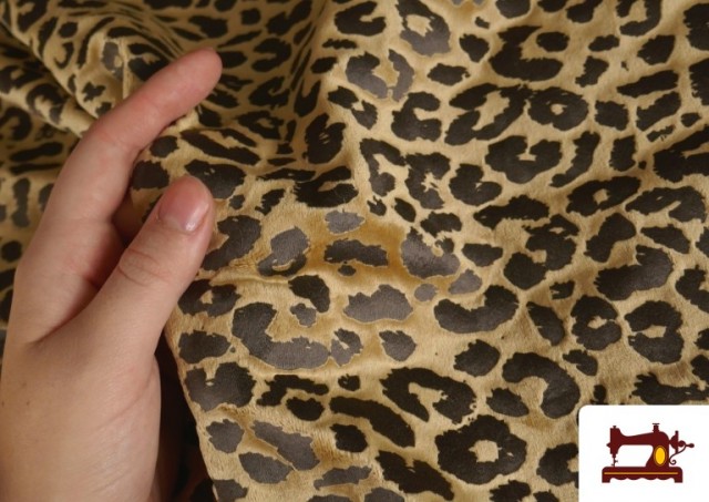 Venta online de Punto de Terciopelo Animal Print Leopardo color Beige