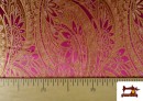 Comprar online Tela de Brocado Jacquard Floral Dorado color Fucsia