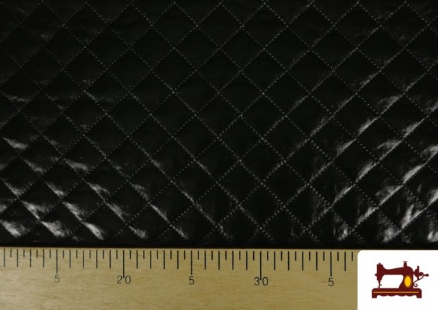Comprar online Tela con Relieve Metalizada Acolchada color Negro