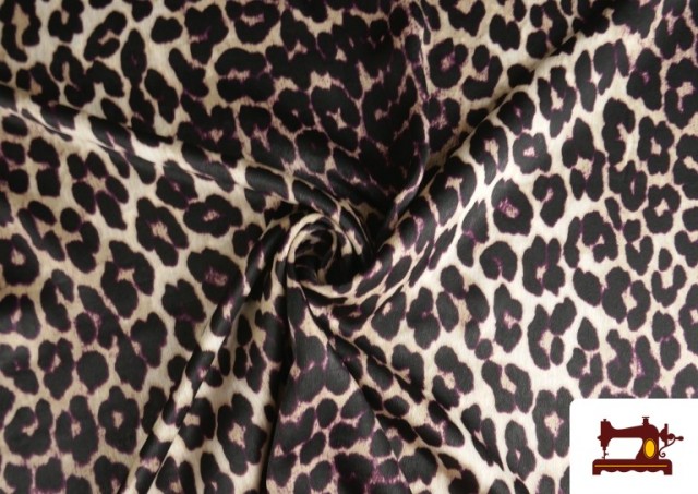 Comprar online Tela Crep Satén Estampado Leopardo Tono Morado