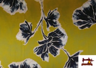 Venta de Tela Crep Satén Estampado Floral color Verde