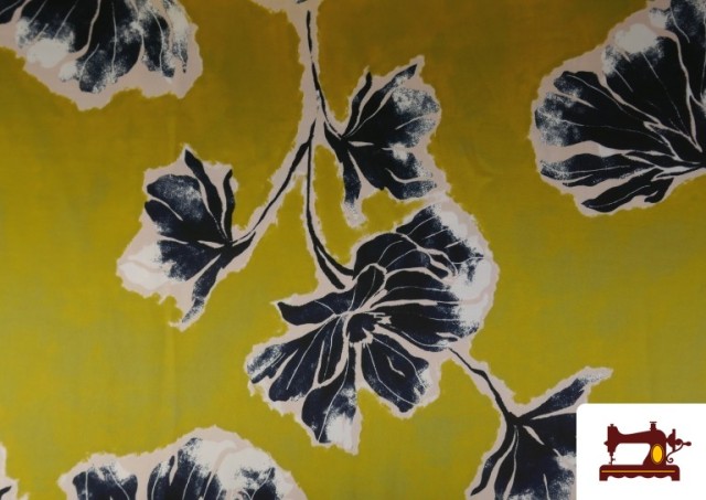 Venta de Tela Crep Satén Estampado Floral color Verde