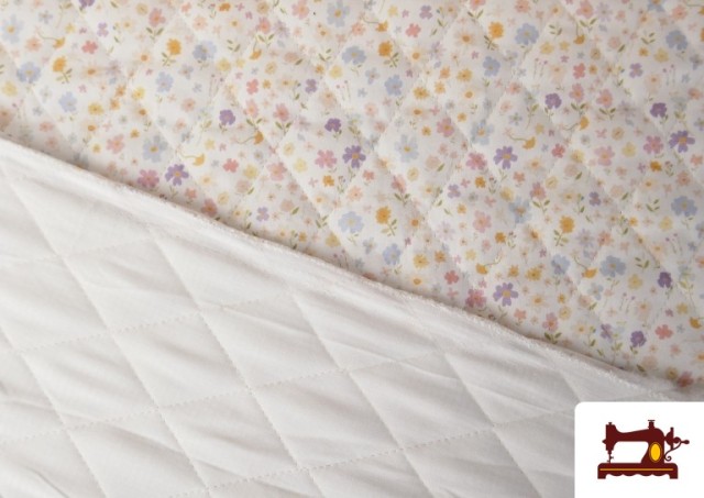 Tela Acolchada de Algodón con Doble Cara Estampado Floral color Lila